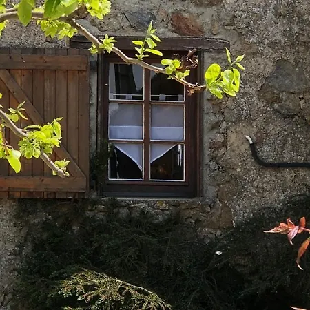 בית נופש Secheras: House / - *
