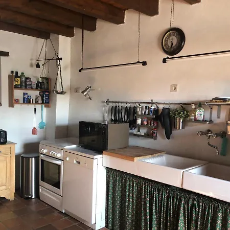 Secheras: House / - בית נופש